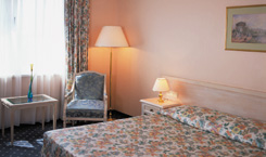 NH Airport Hotel / NH ��������