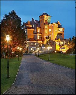 Hotel Schloss Moenchstein / ����� ̸�������